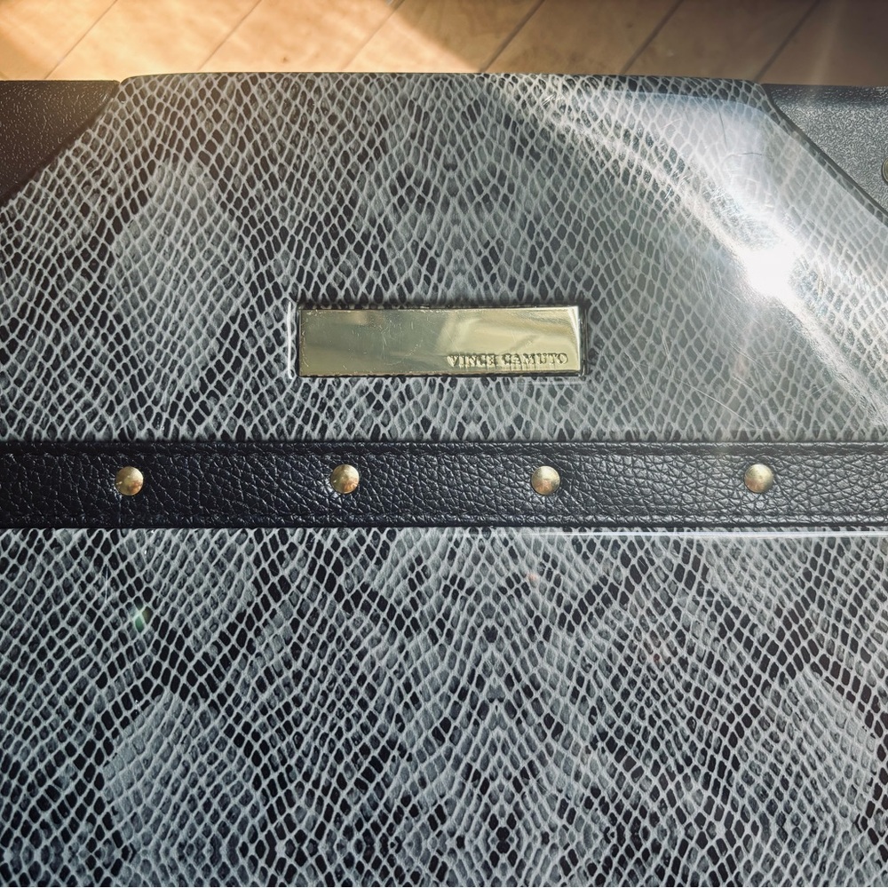 Rare Vince Camuto Python Print Rolling Carryon Suitcase in Gray/Taupe - Picture 3 of 7
